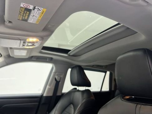 Used 2022 Toyota Highlander XLE image 17