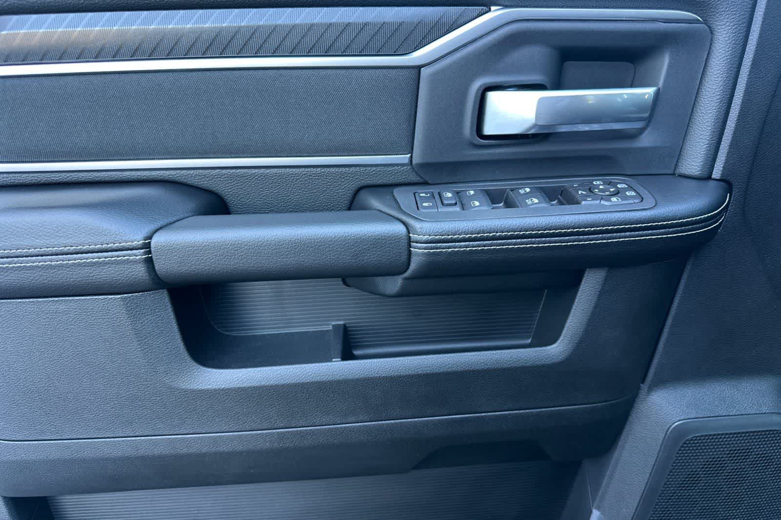 New 2026 RAM 3500 Big Horn AWD/4WD image 12
