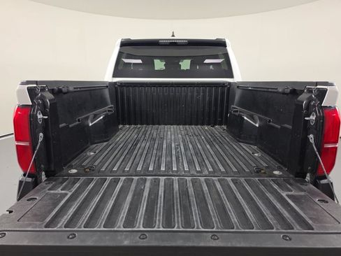 Certified 2024 Toyota Tacoma SR AWD/4WD image 31