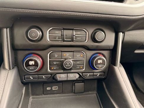 Used 2021 Chevrolet Tahoe LT w/ LT Signature Package image 30