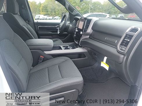 New 2026 RAM 1500 Big Horn AWD/4WD image 17