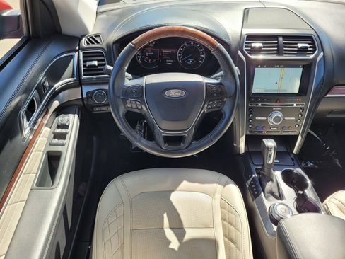 Used 2018 Ford Explorer Platinum image 14