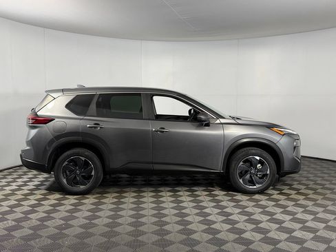 Used 2025 Nissan Rogue SV FWD image 7