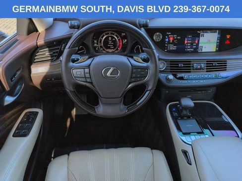 Used 2020 Lexus LS 500 w/ Interior Upgrade Package RWD image 17