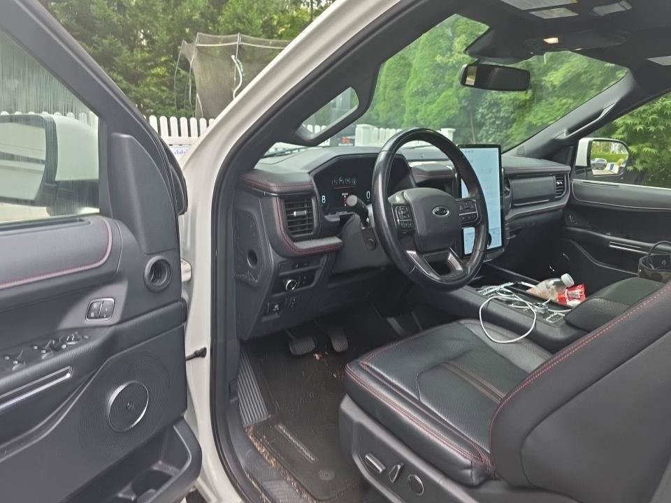 Used 2023 Ford Expedition Max Limited AWD/4WD image 2
