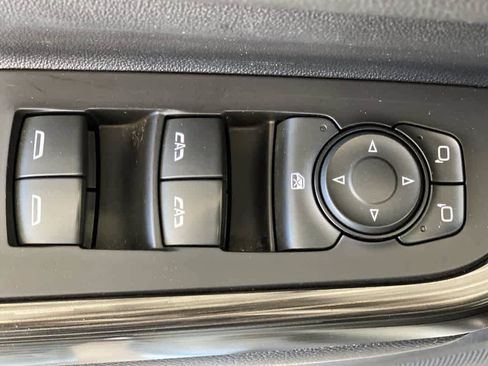 Used 2020 GMC Acadia SLT AWD/4WD image 16