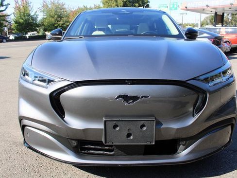 Used 2021 Ford Mustang Mach-E Premium image 8