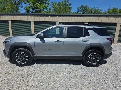 Used 2025 Chevrolet Equinox ACTIV w/ Convenience Package III AWD/4WD image 2