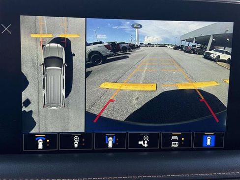 Used 2022 GMC Yukon AT4 w/ Technology Package AWD/4WD image 29