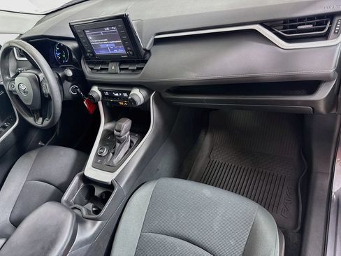 Certified 2021 Toyota RAV4 LE AWD/4WD image 28