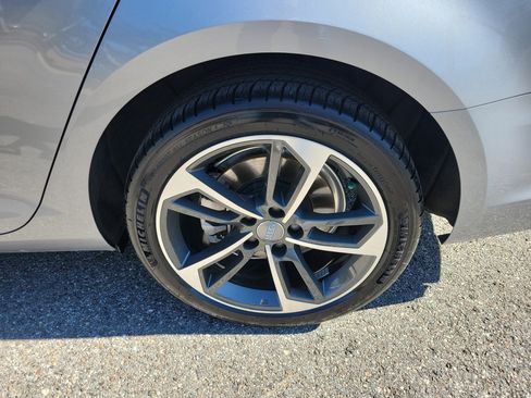 Used 2019 Audi A4 2.0T Premium image 31