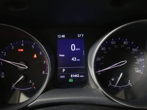 Used 2020 Toyota C-HR LE image 30