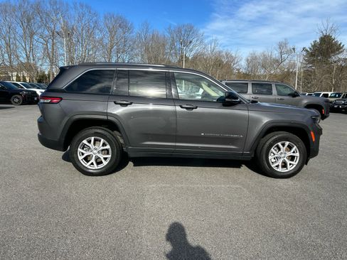 Used 2022 Jeep Grand Cherokee Limited image 4