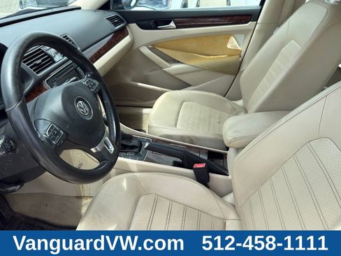 Used 2012 Volkswagen Passat 2.5 SEL FWD image 9