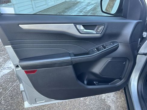 Used 2022 Ford Escape SEL image 13