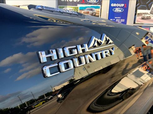 Used 2022 Chevrolet Silverado 3500 High Country w/ Technology Package AWD/4WD image 10