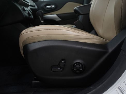 Used 2018 Jeep Cherokee Limited w/ Trailer Tow Group image 22