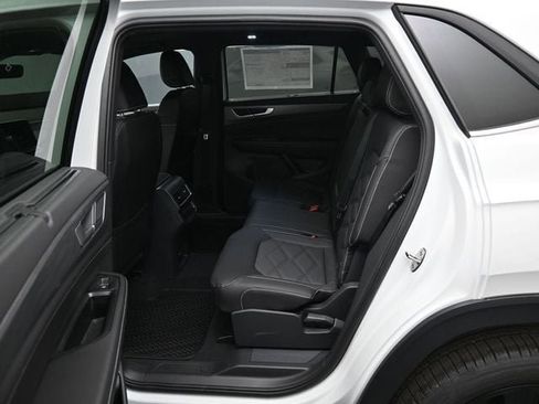New 2026 Volkswagen Atlas Cross Sport SE image 11