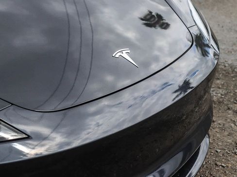 Used 2024 Tesla Model 3 Standard Range RWD image 5
