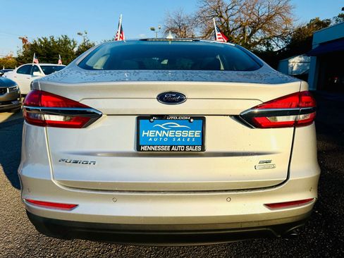 Used 2019 Ford Fusion SE image 26