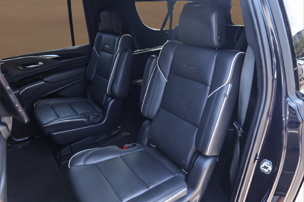 Used 2021 Cadillac Escalade ESV Sport w/ Driver Assist Tech Package AWD/4WD image 25