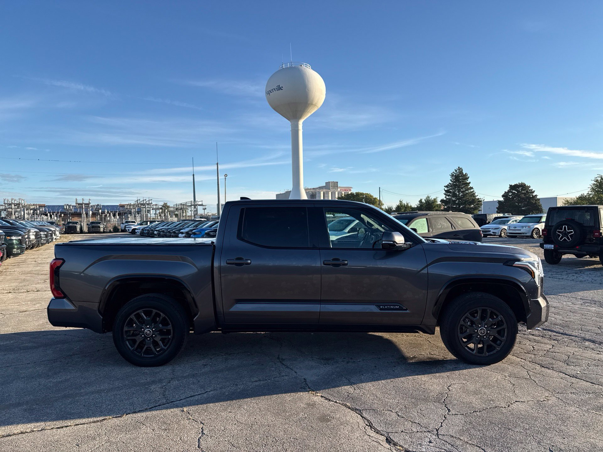 Used 2023 Toyota Tundra Platinum w/ Advanced Package AWD/4WD image 5