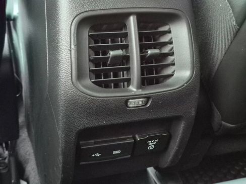 Used 2020 Jeep Cherokee Trailhawk w/ Cold Weather Group AWD/4WD image 18