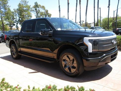 Certified 2025 Ford F150 Lightning Lariat w/ Max Trailer Tow Package AWD/4WD image 6