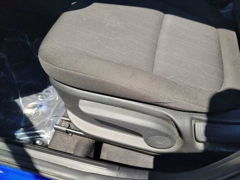 Used 2020 Hyundai Venue SE FWD image 11