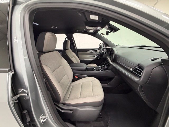 Certified 2026 Chevrolet Traverse LT w/ Driver Confidence Package FWD image 24