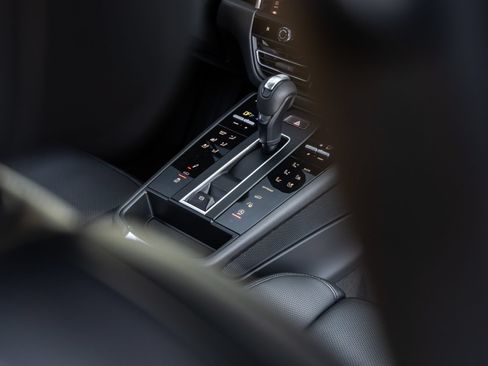 Certified 2026 Porsche Macan S AWD/4WD image 33