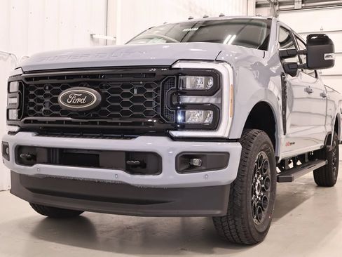 New 2026 Ford F350 Lariat w/ Black Appearance Package AWD/4WD image 5