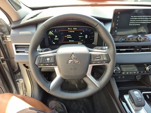 New 2026 Mitsubishi Outlander SE image 77