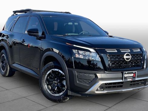 Used 2025 Nissan Pathfinder Rock Creek AWD/4WD image 3