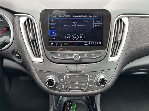 Used 2023 Chevrolet Malibu LT FWD image 17
