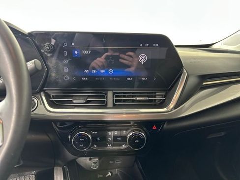 Used 2024 Chevrolet Trax ACTIV w/ Sunroof Package image 21