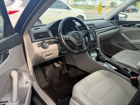 Used 2016 Volkswagen Passat 1.8T SE FWD image 17