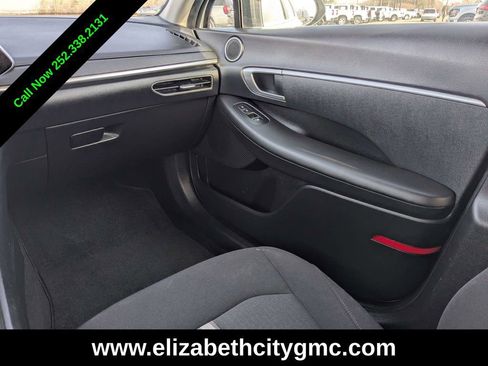 Used 2023 Hyundai Sonata SE w/ Cargo Package image 17