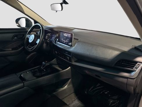 Used 2024 Nissan Rogue S FWD image 27