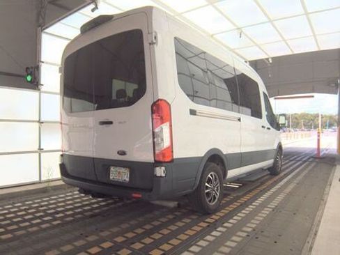 Used 2022 Ford Transit 350 XLT RWD image 4