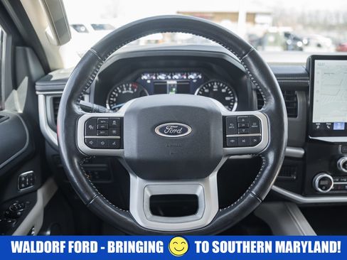 Used 2022 Ford Expedition Max XLT image 32