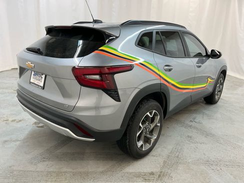Used 2024 Chevrolet Trax LT w/ Driver Confidence Package image 5
