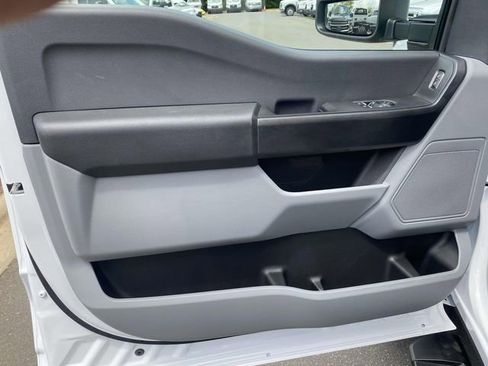 New 2025 Ford F550 4x4 Regular Cab Super Duty image 7