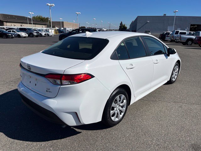 Used 2025 Toyota Corolla LE FWD image 3