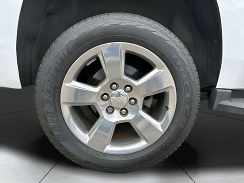 Used 2018 Chevrolet Tahoe LT w/ Luxury Package RWD image 20