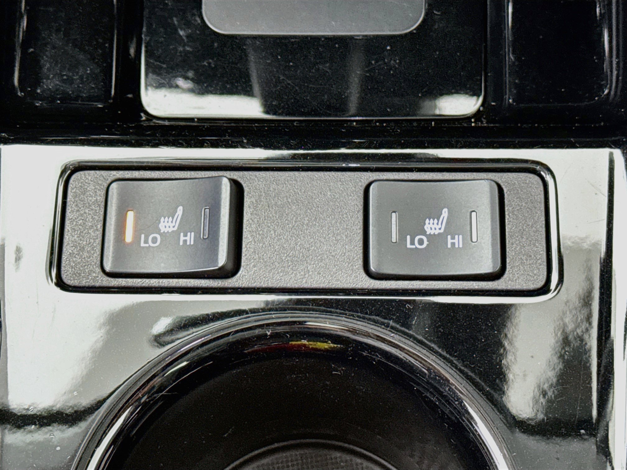 Certified 2022 Toyota Prius Limited w/ Premium Convenience Package FWD image 21