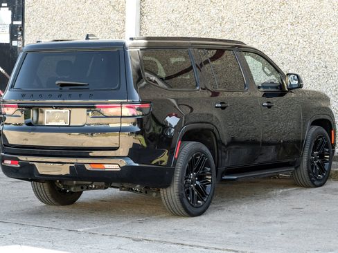 Used 2024 Jeep Wagoneer Series II w/ Convenience Group I image 11