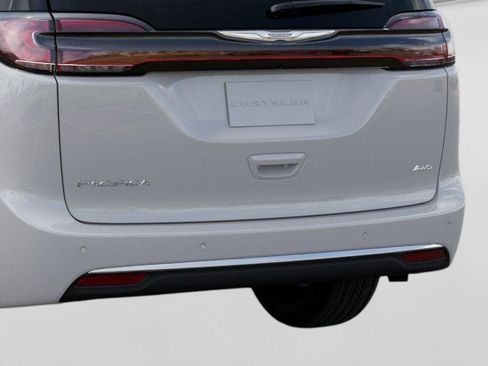 New 2026 Chrysler Pacifica Select AWD/4WD image 13