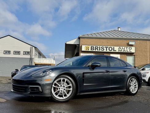 Used 2017 Porsche Panamera RWD image 42