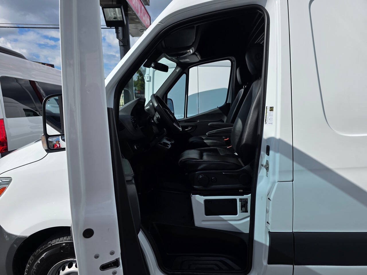 Used 2021 Mercedes-Benz Sprinter 2500 w/ Driver Convenience Package image 14